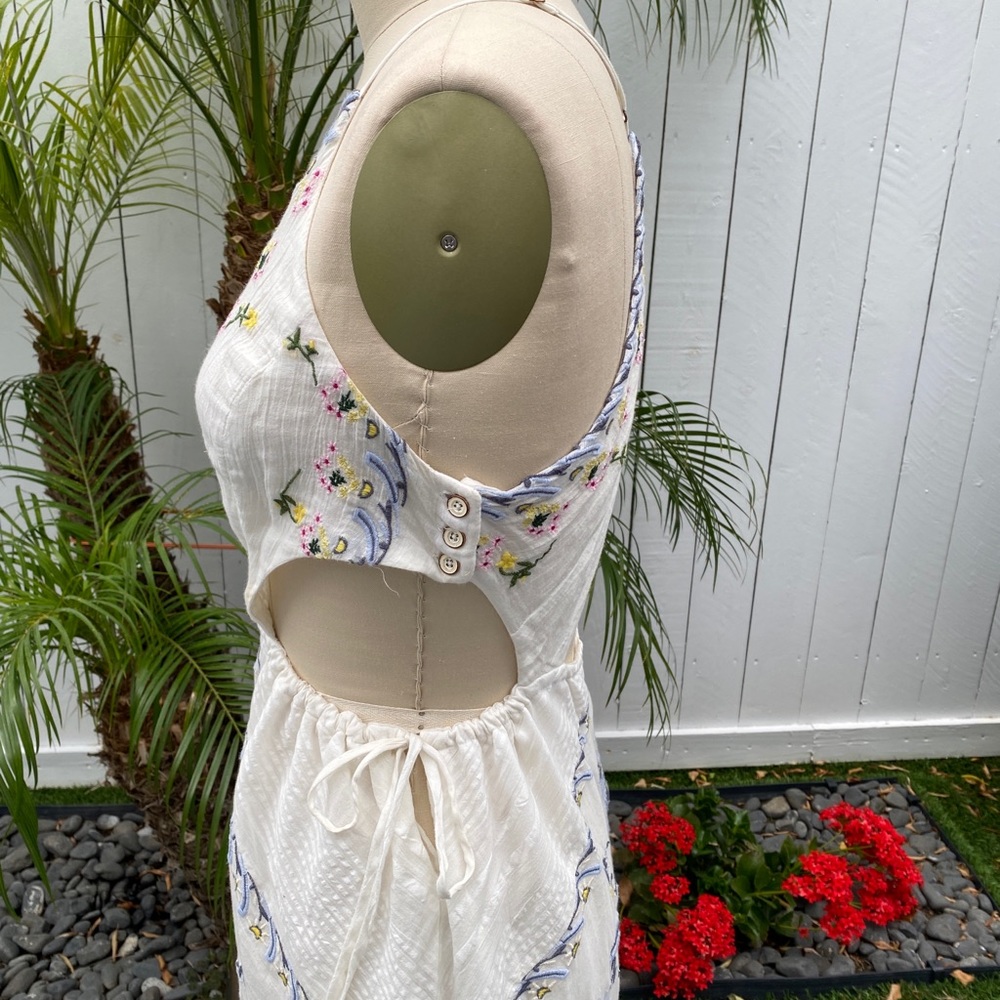 Urban Outfitters Jolene Embroidered Maxi Dress - Picture 6 of 10